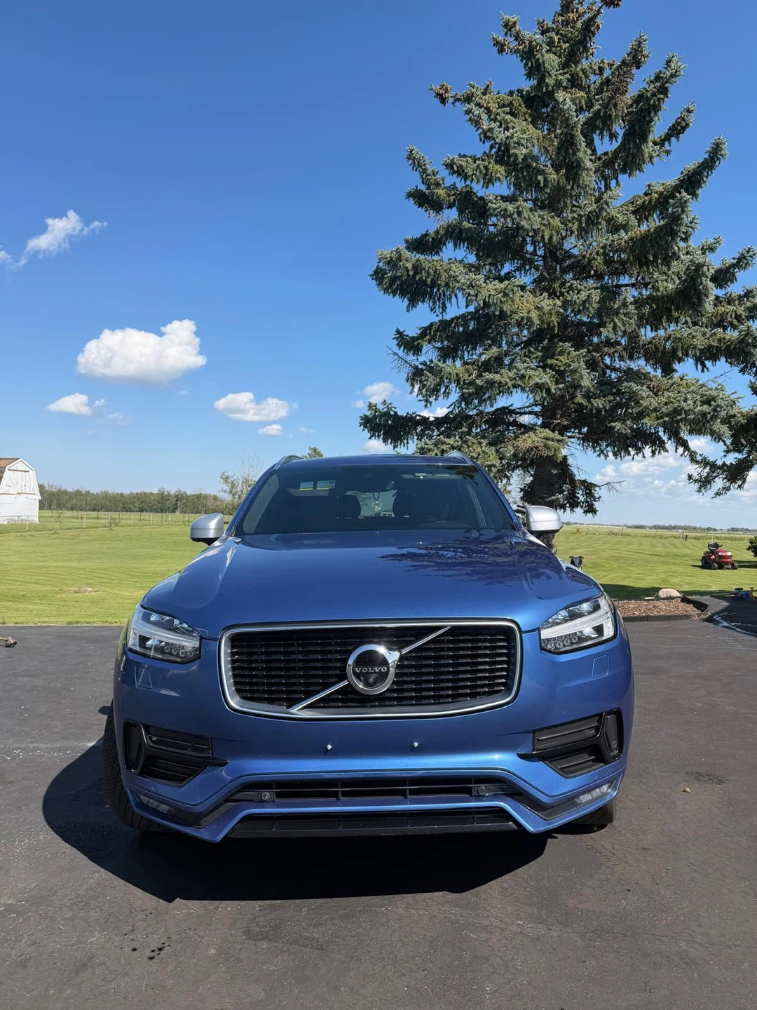 Blue Volvo XC90 T6 SUV