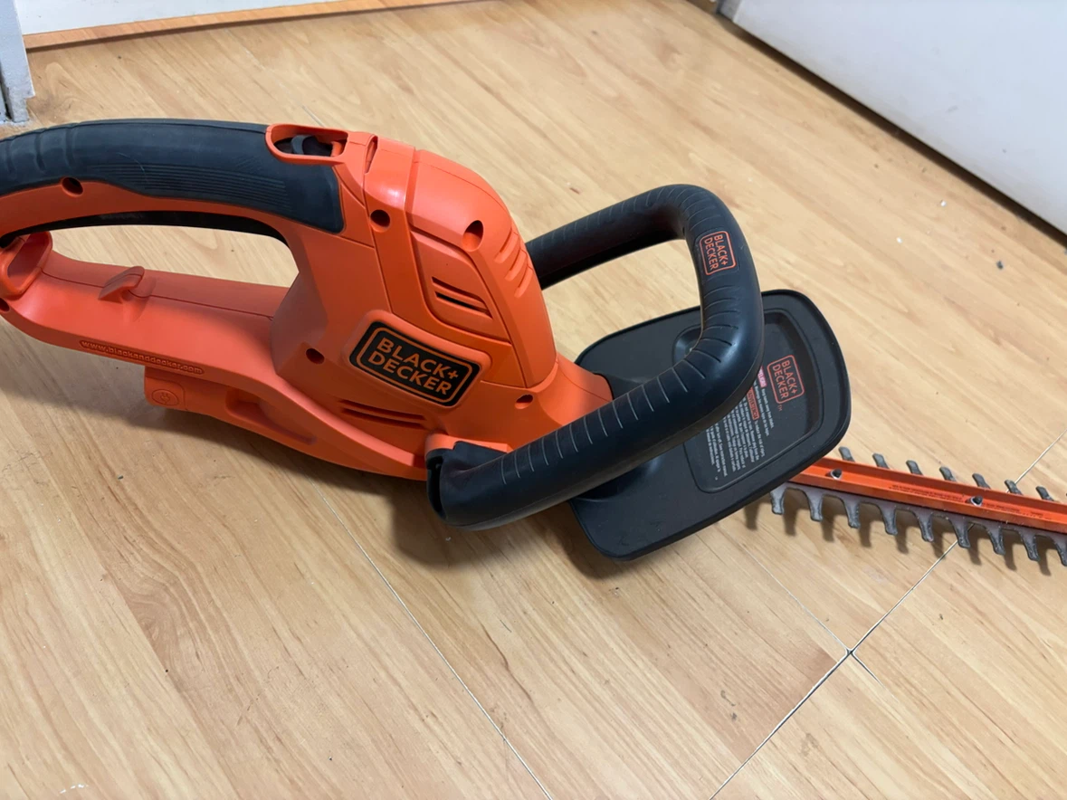 Black + Decker Hedge Trimmer