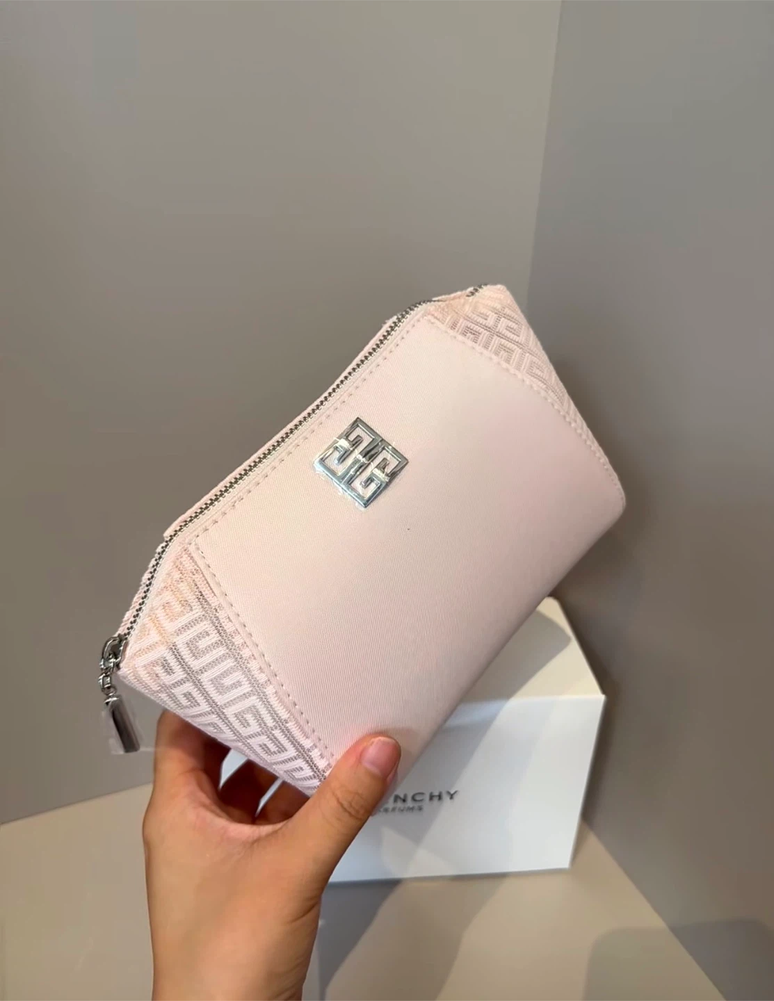 BNIB Givenchy Travel Cosmetic Bag - photo 3