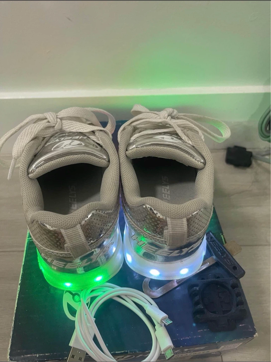 Heelys Premium Lights Silver Roller Shoes - photo 3