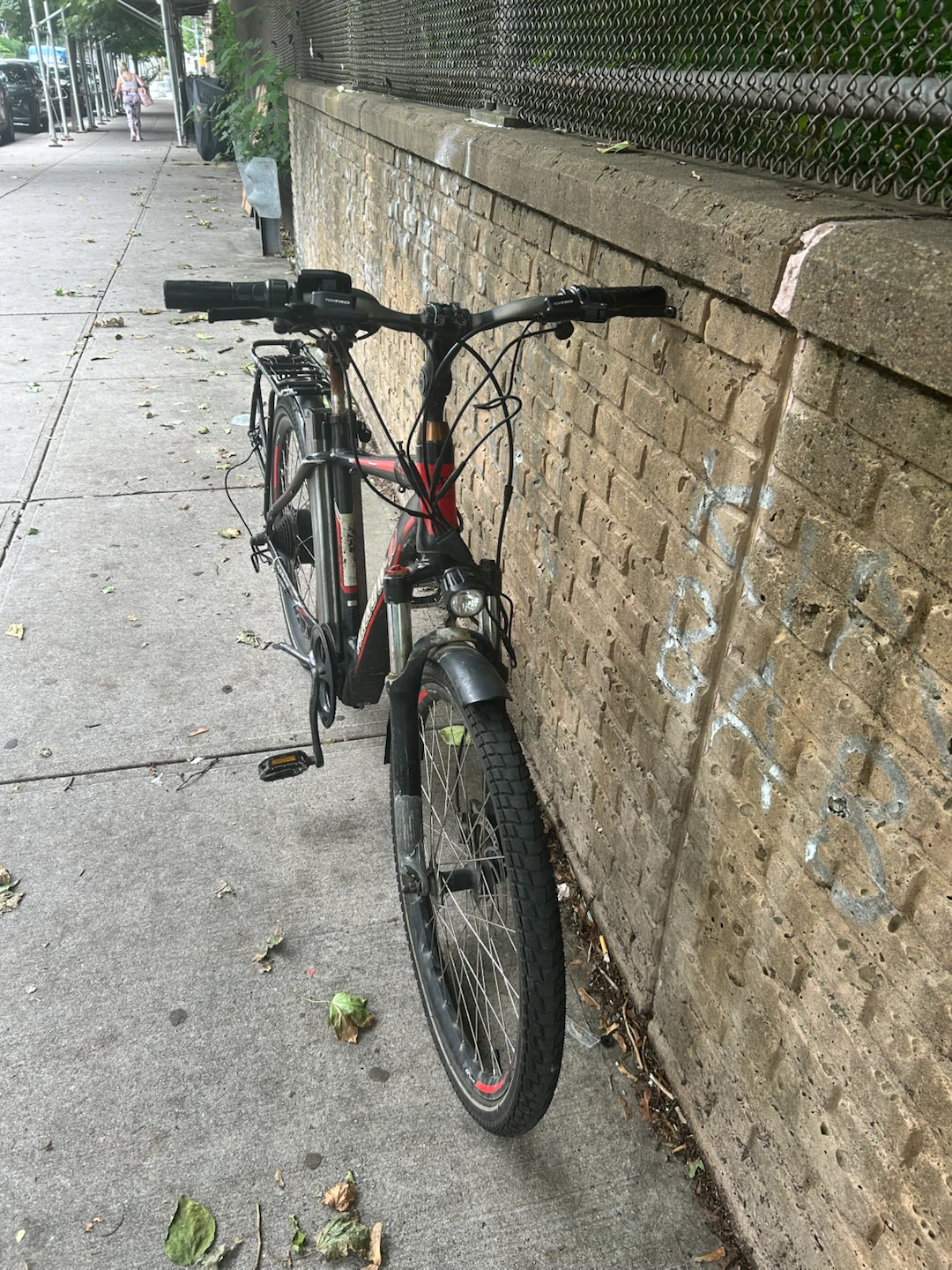 Arrow 10 Electric Bike Black and Red - photo 3
