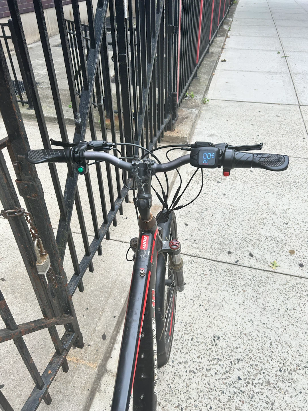 Arrow 10 Electric Bike Black and Red - photo 2