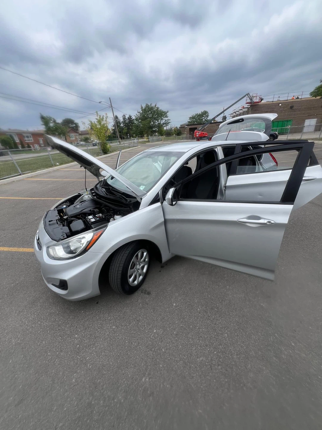 Silver Hyundai Accent - photo 2
