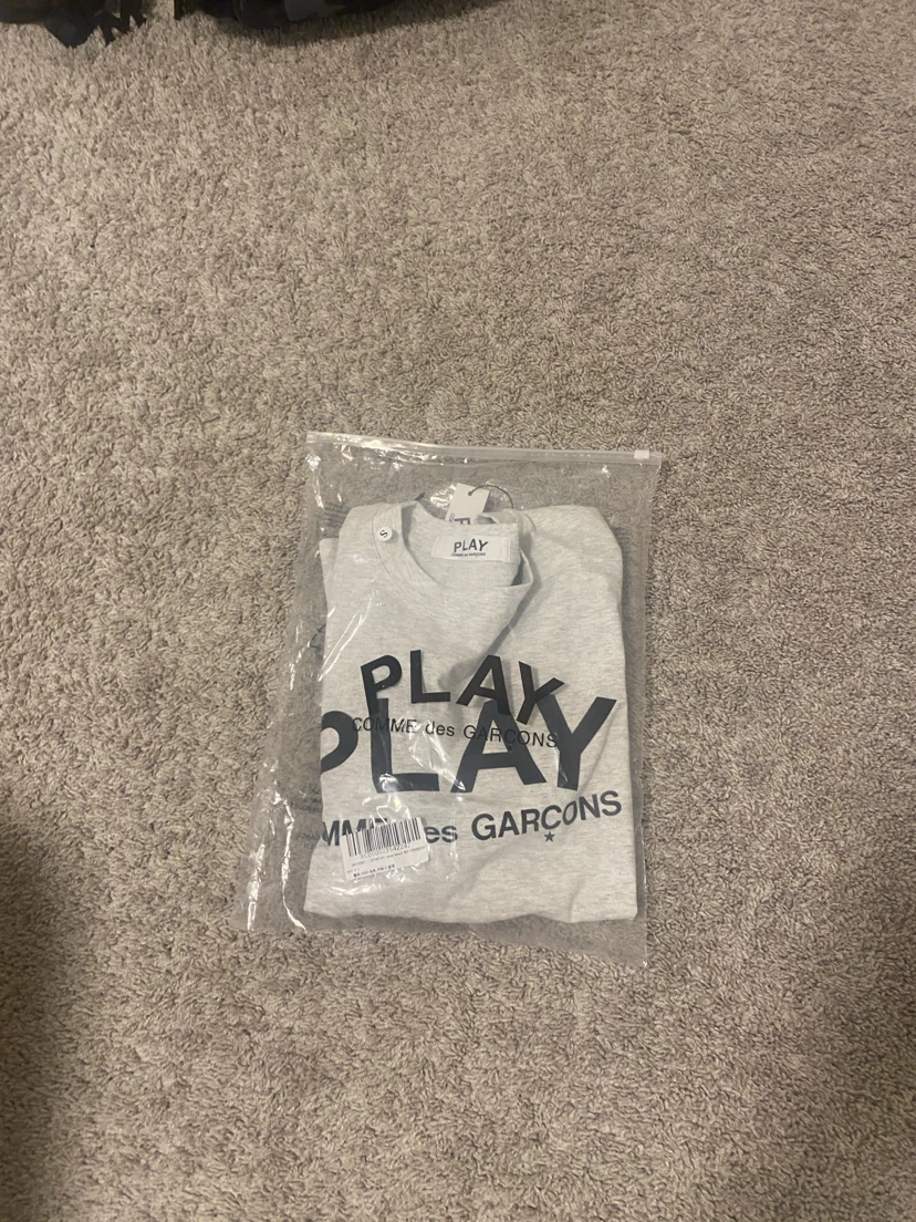 PLAY Comme des Garçons Grey T-Shirt - photo 3