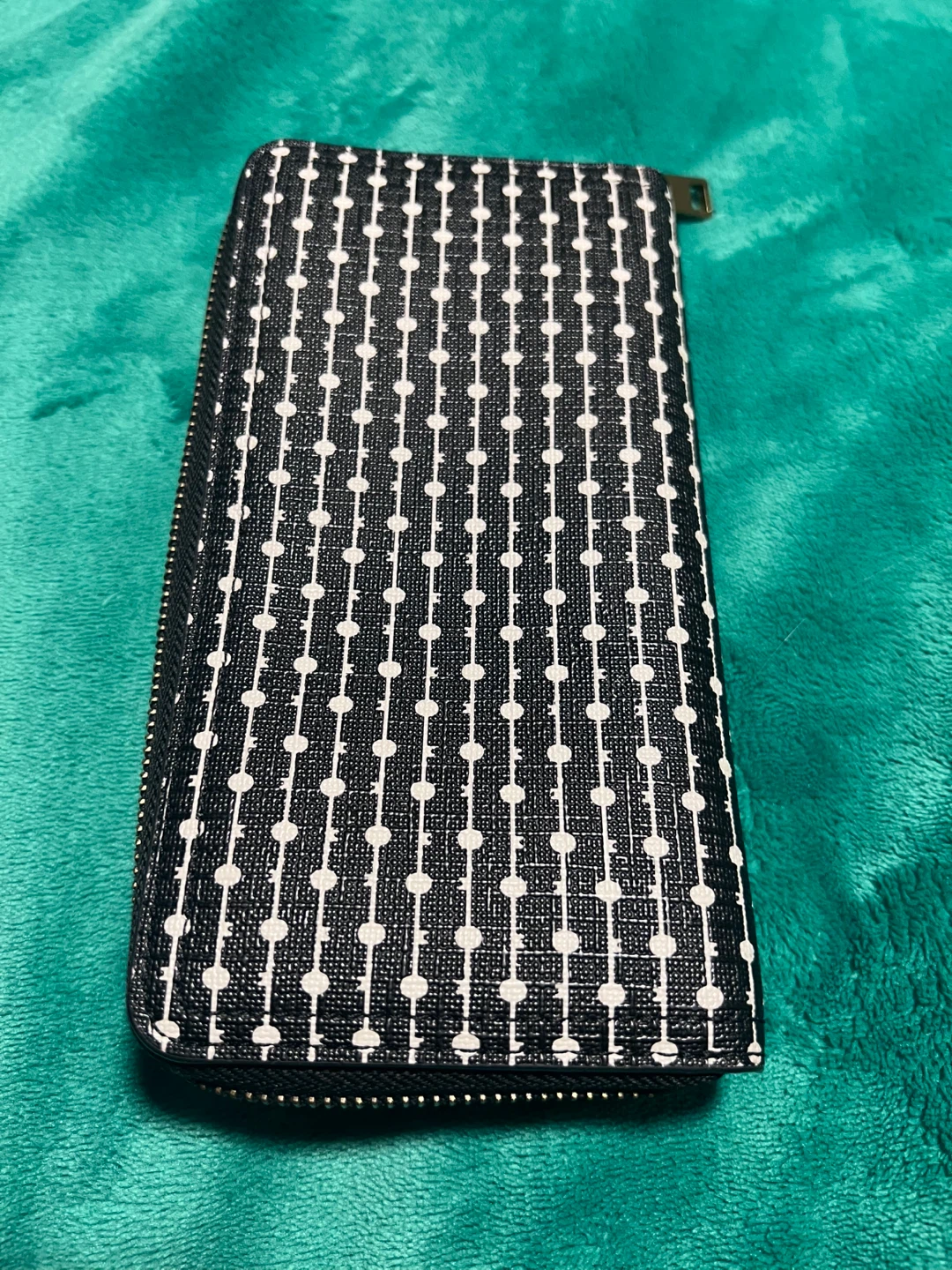 Fossil Zip Around Wallet - Black & white