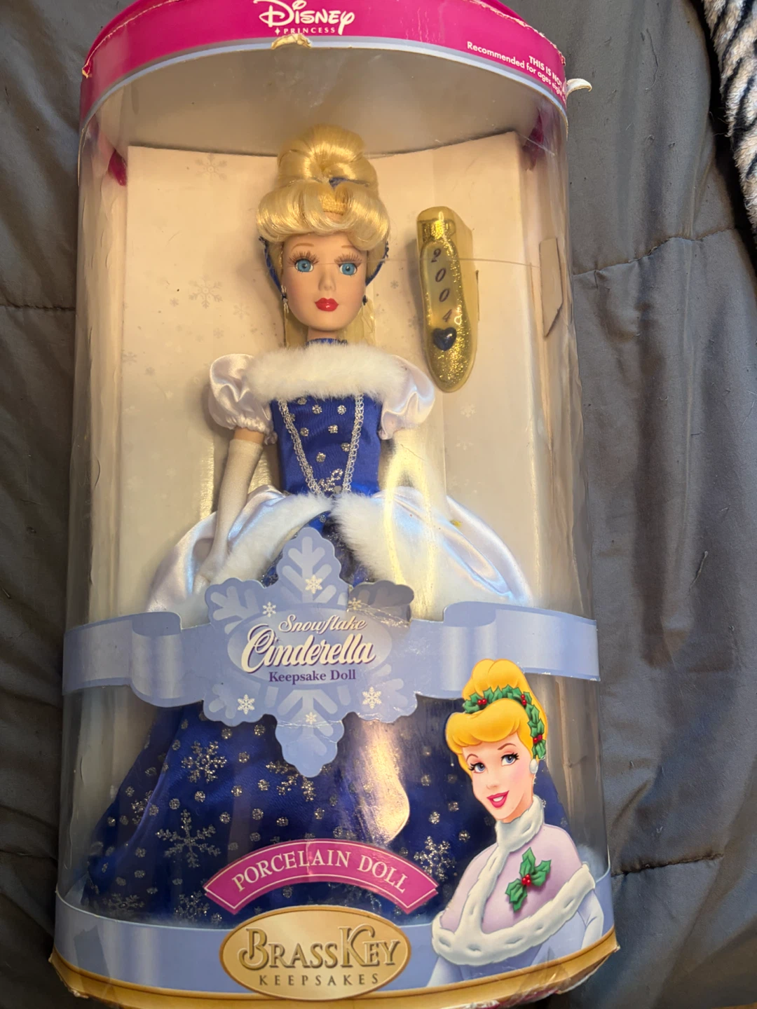Disney Princess "Snowflake Cinderella" Brass Key  (2004)
