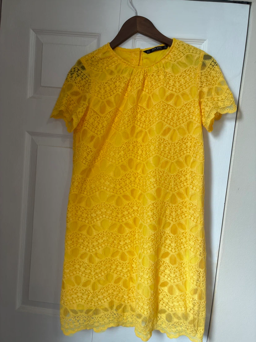 Zara Basic Collection Yellow Lace Dress Size M