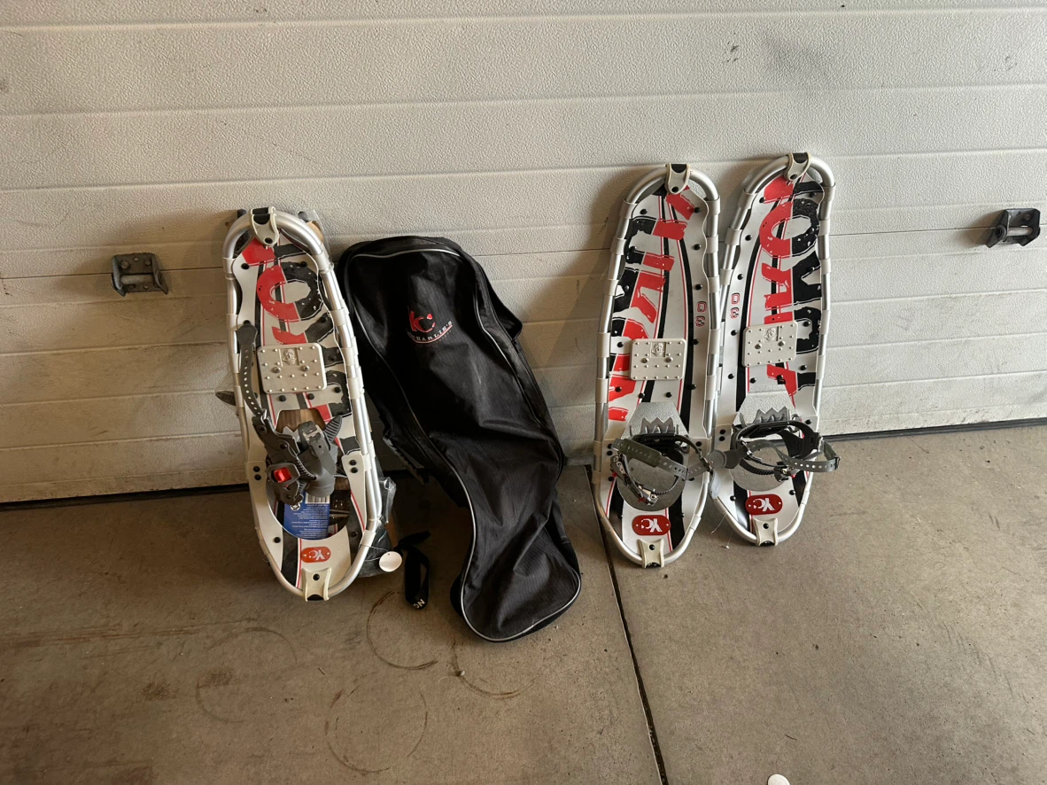 Yukon Charlie's Snowshoes with  Bag