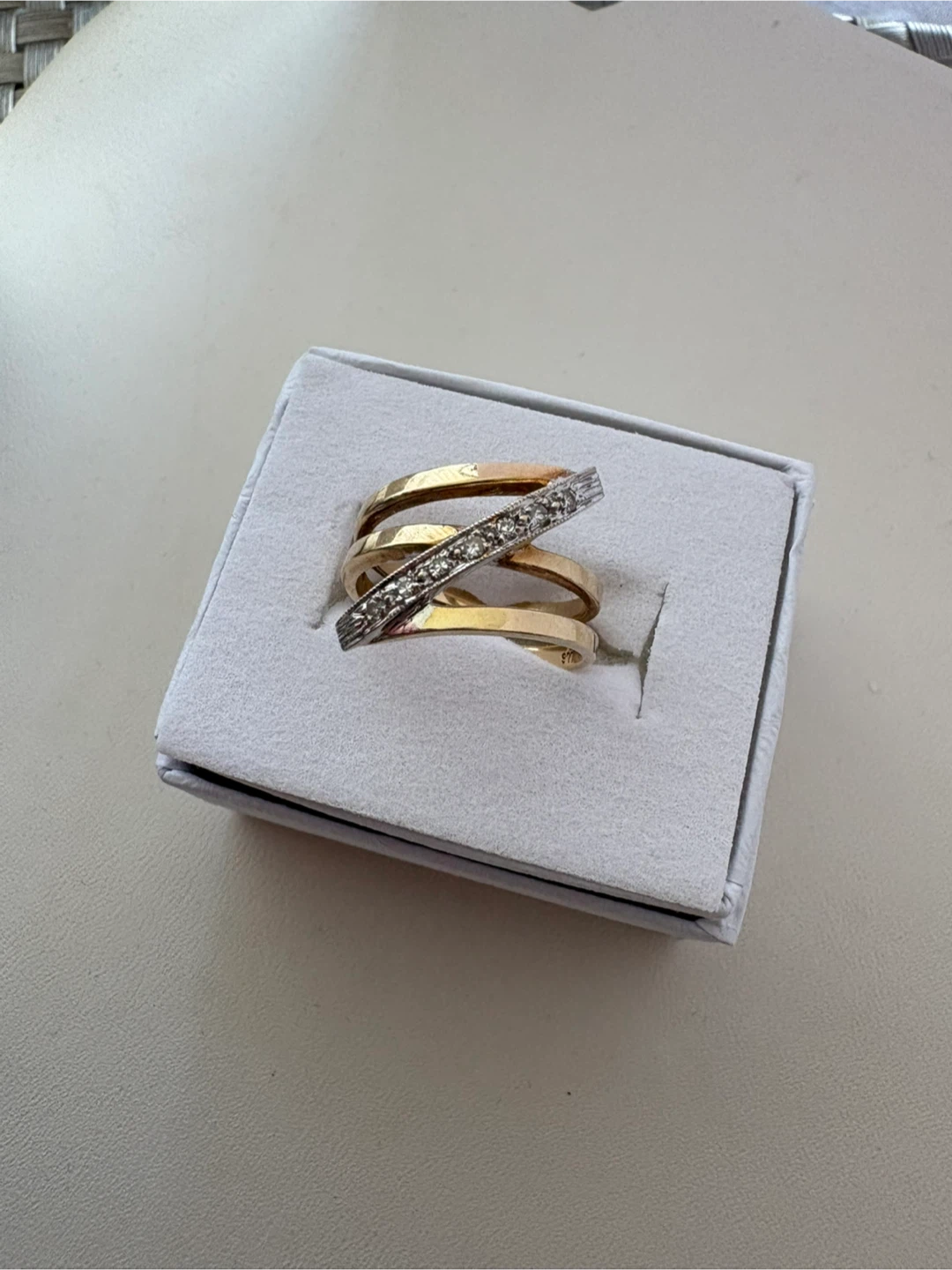 10K Yellow & White Gold Diamond Ring - photo 3