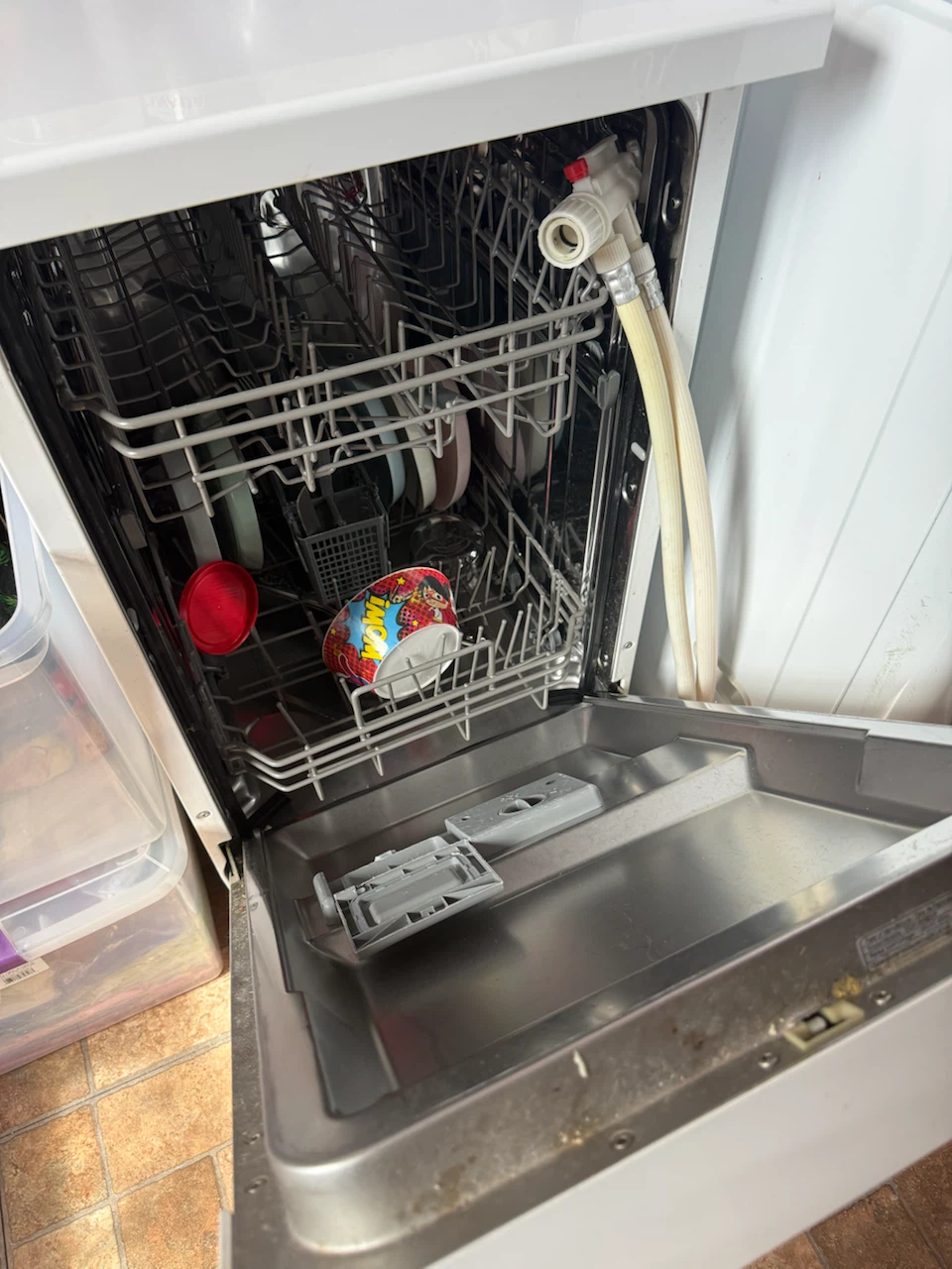 Danby Dishwasher DDW1805W - photo 2