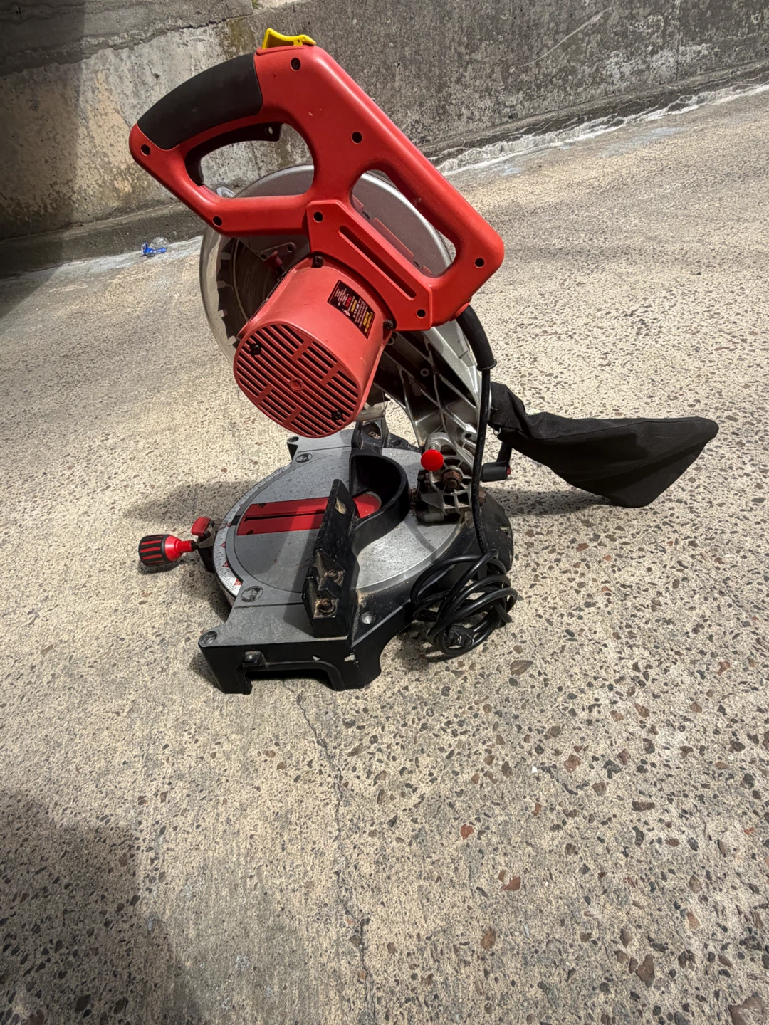 Tradesman 10" Carbide Tipped Miter Saw