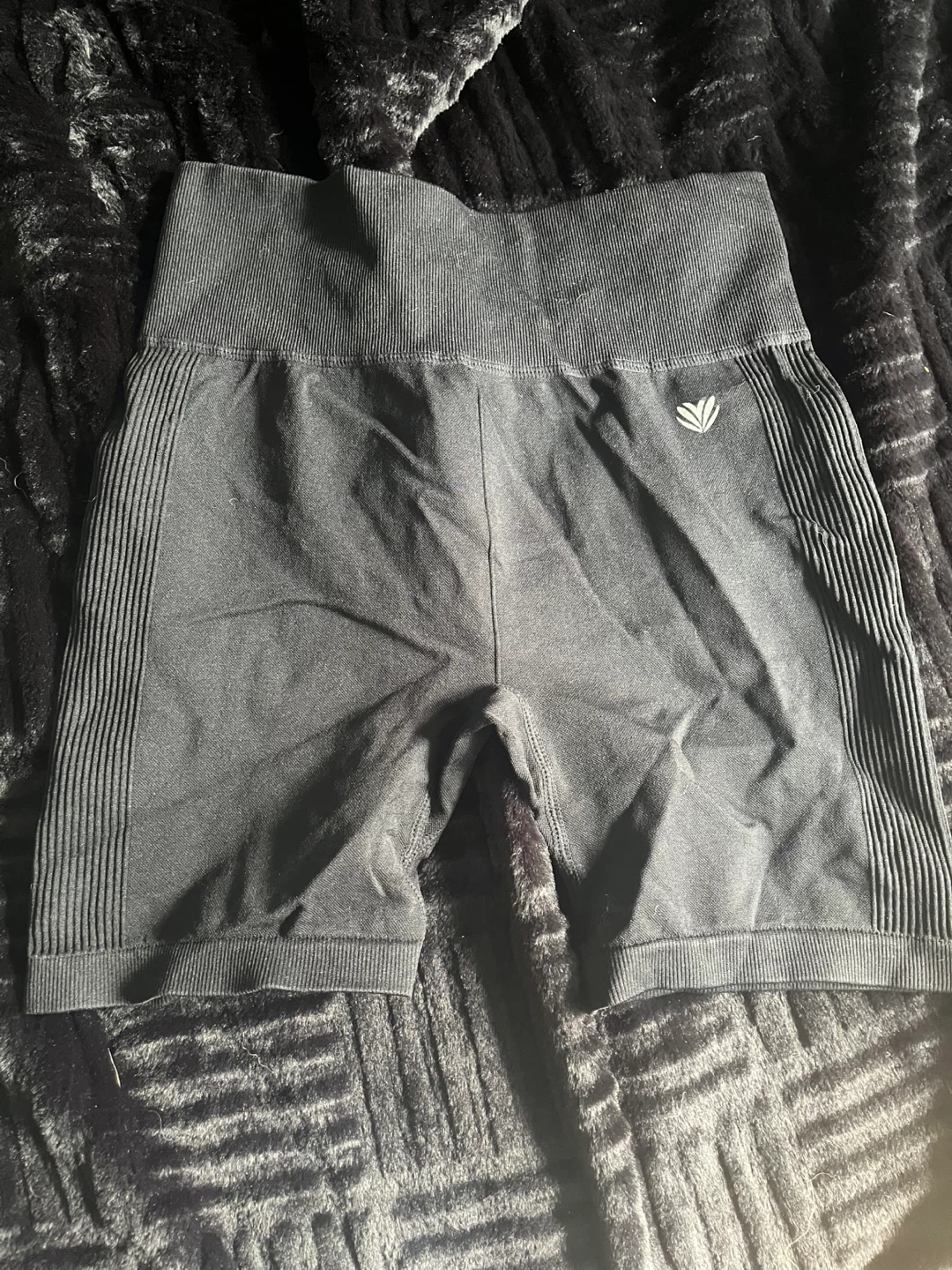 Forever 21 black ribbed seamless biker shorts size S/M
