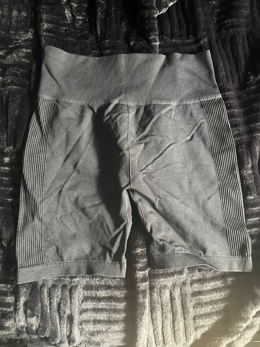 Forever 21 black ribbed seamless biker shorts size S/M - photo 2