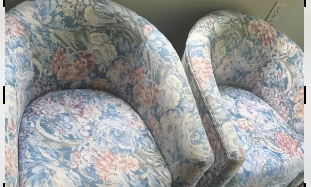 2 free cute chairs Port Moody pick up - photo 3