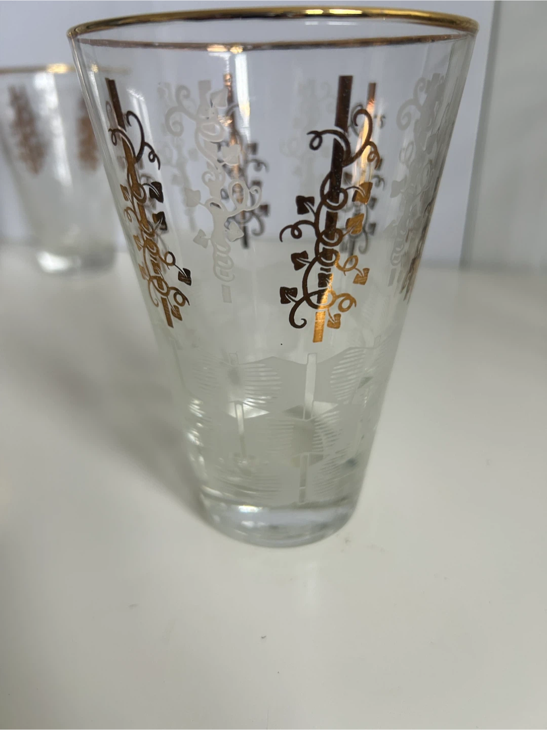 Four Vintage Cocktail Glasses - photo 2