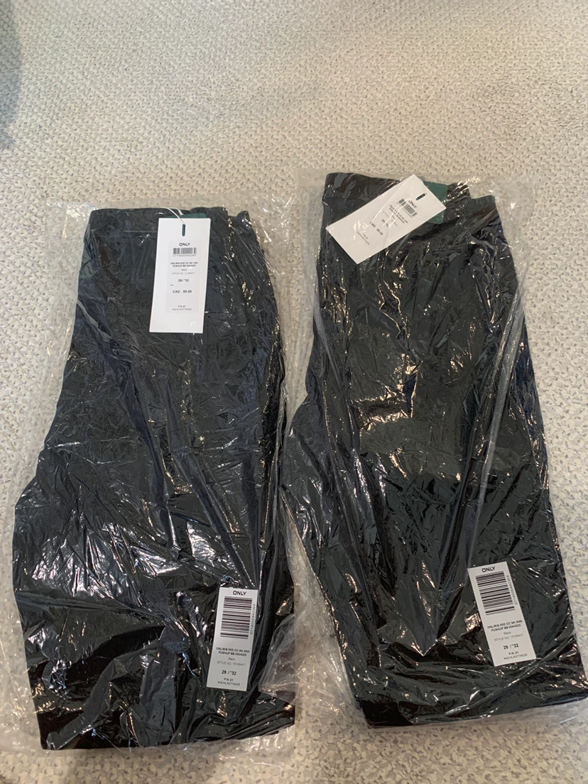 2 pairs of ONLY Black ONLIRIS Mid CC SK ANK Pushup BB Jeans