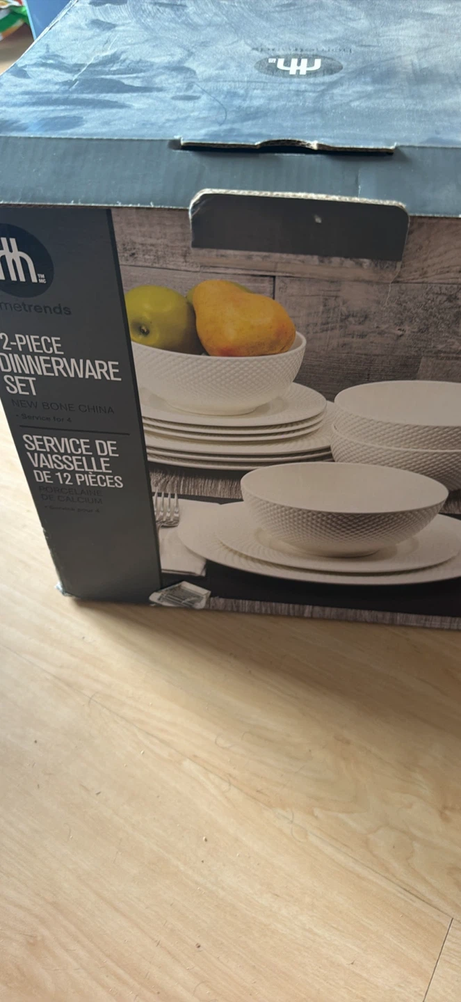 Hometrends 12-Piece Dinnerware Set - New Bone China - photo 3