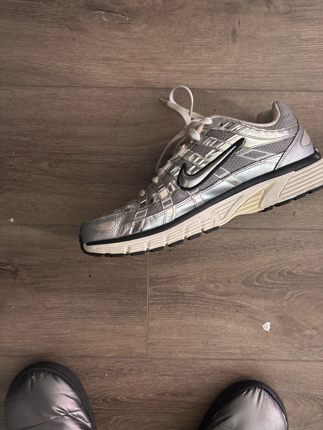Nike Air Max 2000s Silver Running Shoes - photo 4