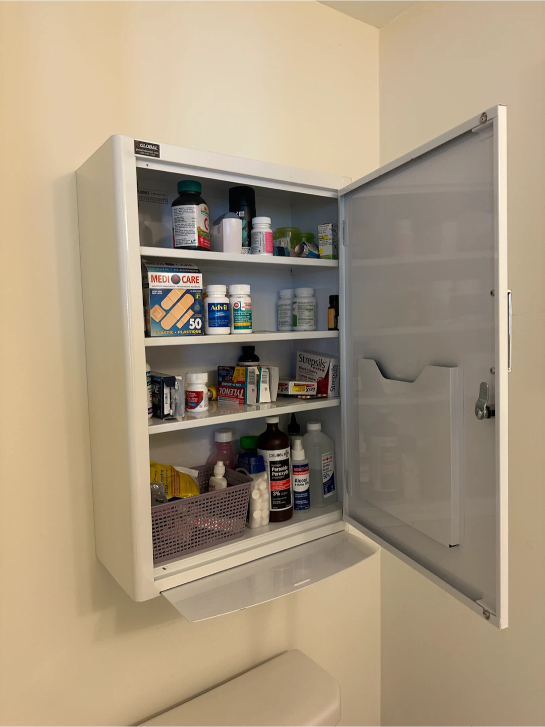 Lockable Medicine Cabinet - photo 2