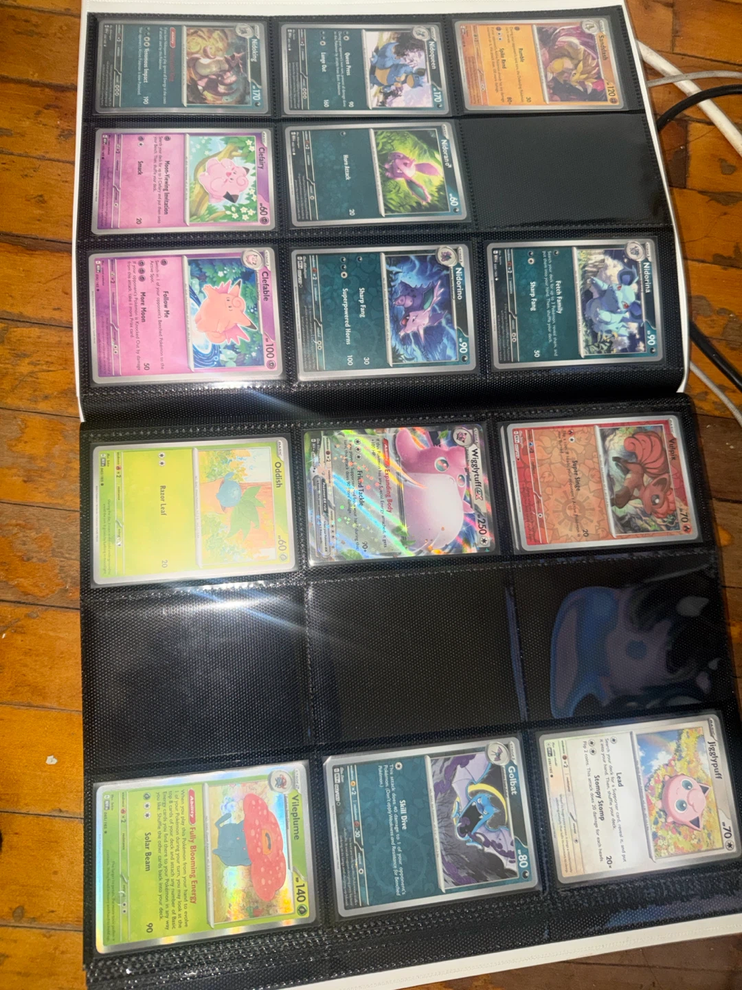 Pokémon Scarlet & Violet 151 Trading Card Binder - photo 3