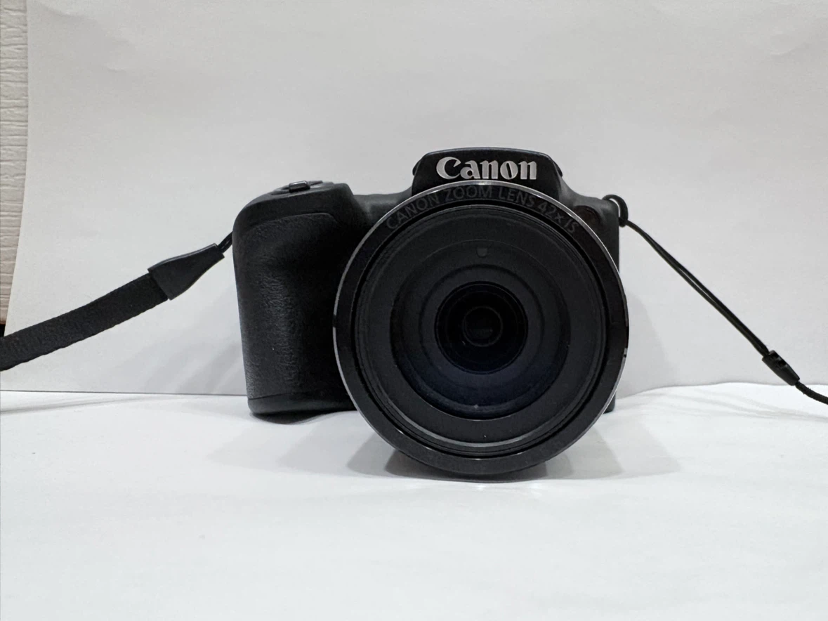 Canon 420x IS Zoom Digital Camera with Case