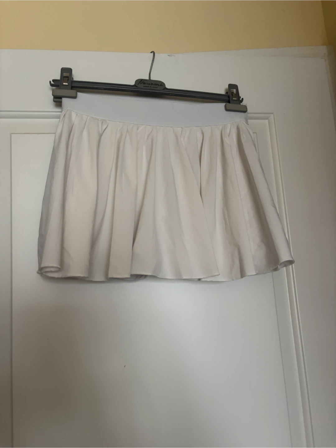 TNA Aritzia  white tennis skirt, size S - photo 2