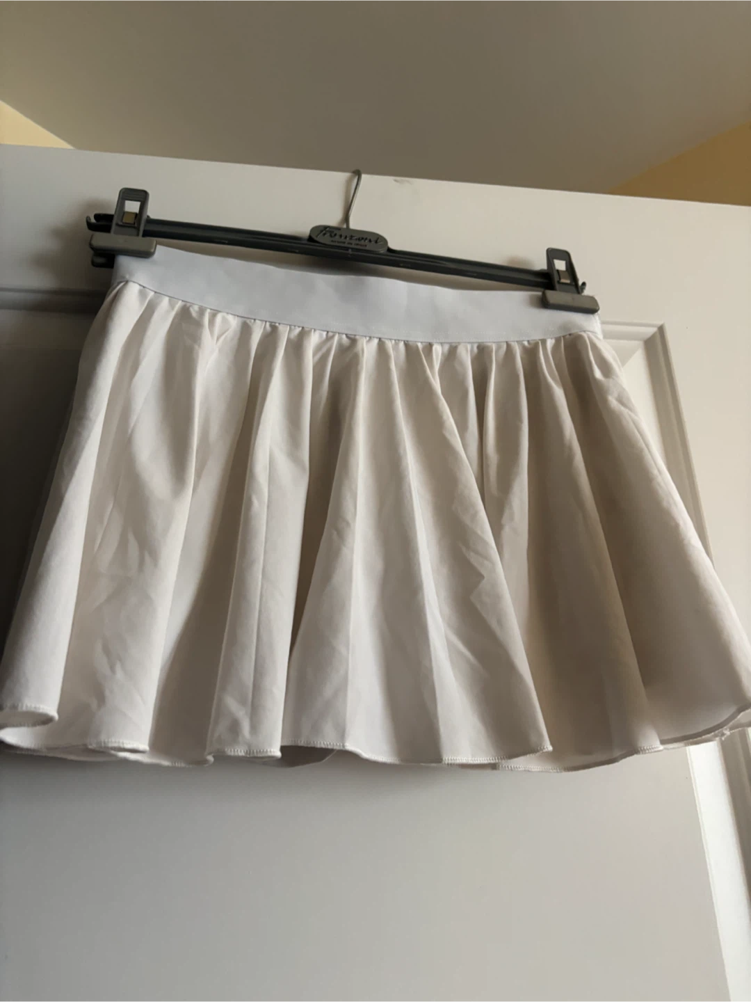 TNA Aritzia  white tennis skirt, size S - photo 4