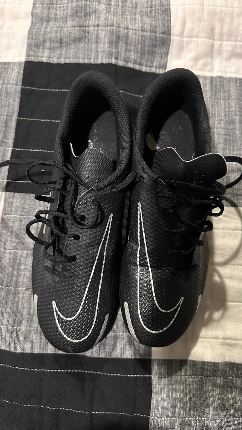 Nike Phantom Cleats - photo 2