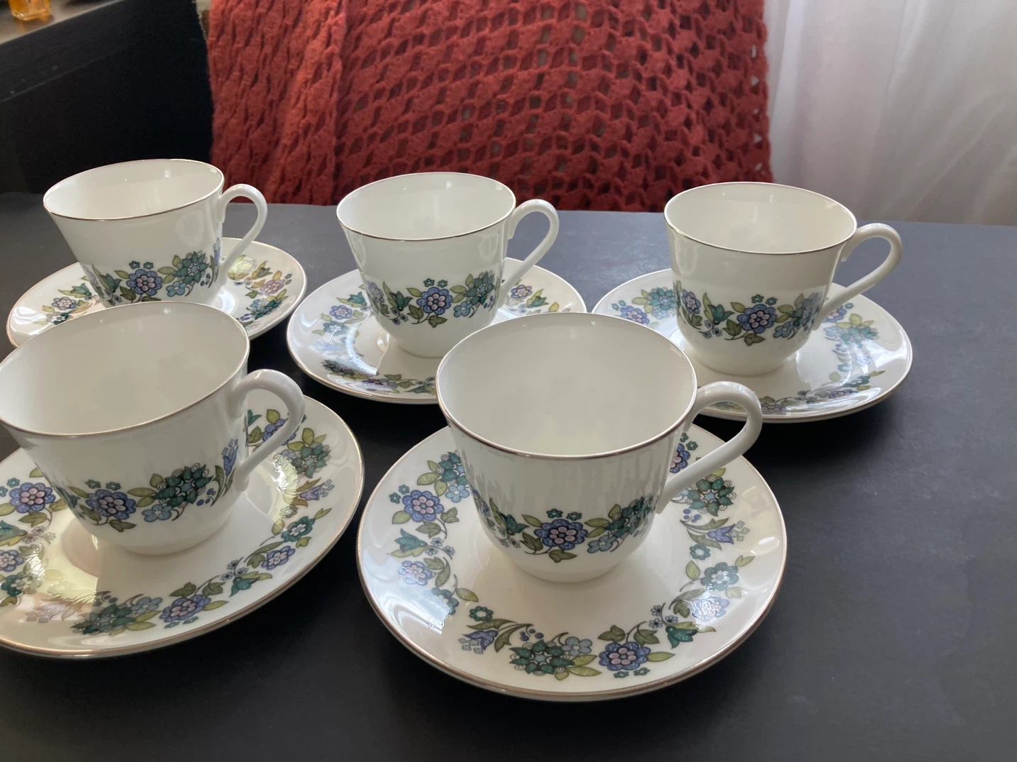 Set of 5 Vintage Floral Teacups and Saucers - photo 4