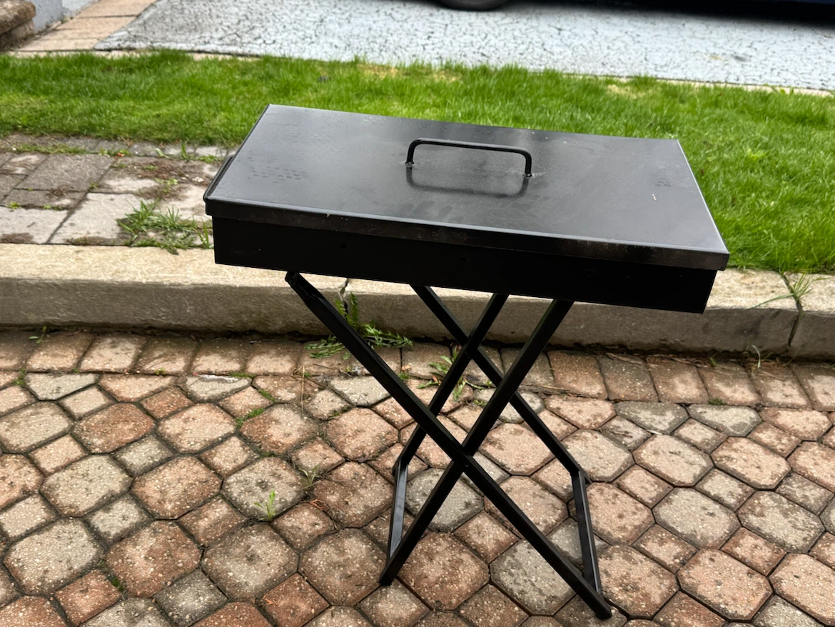 Portable bbq stand