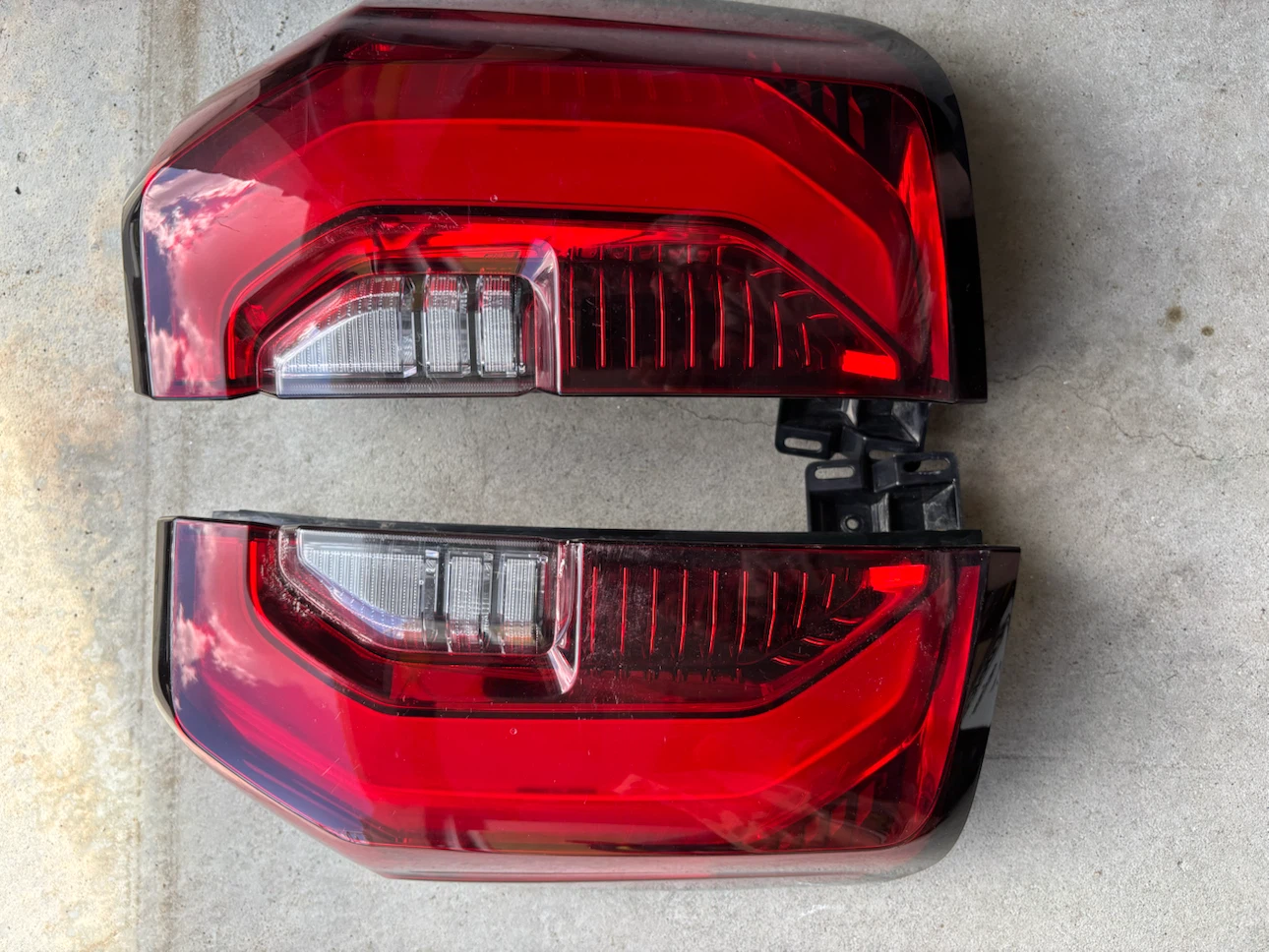 GMC Tail lights - photo 2