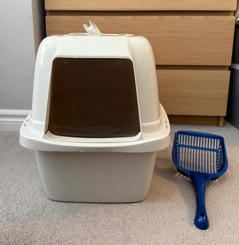 Enclosed Large Cat Litter Pan