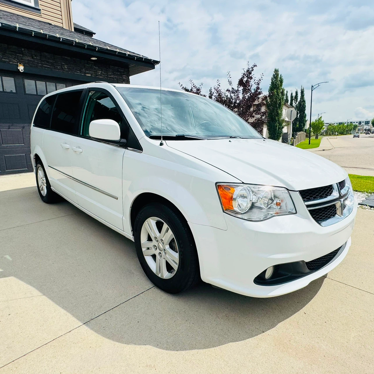 Dodge Grand Caravan 2016 - photo 2