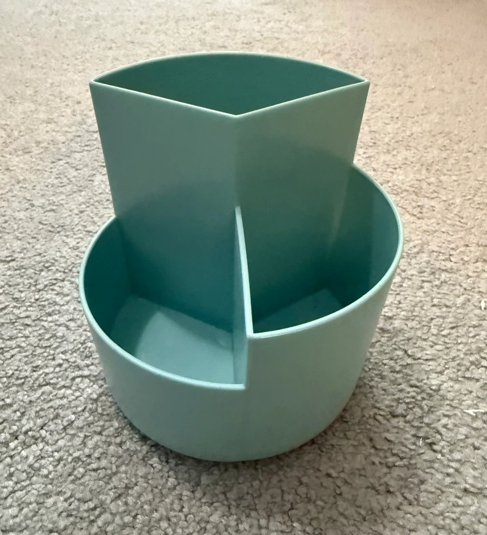 Desk Pencil Holder, spins - photo 2