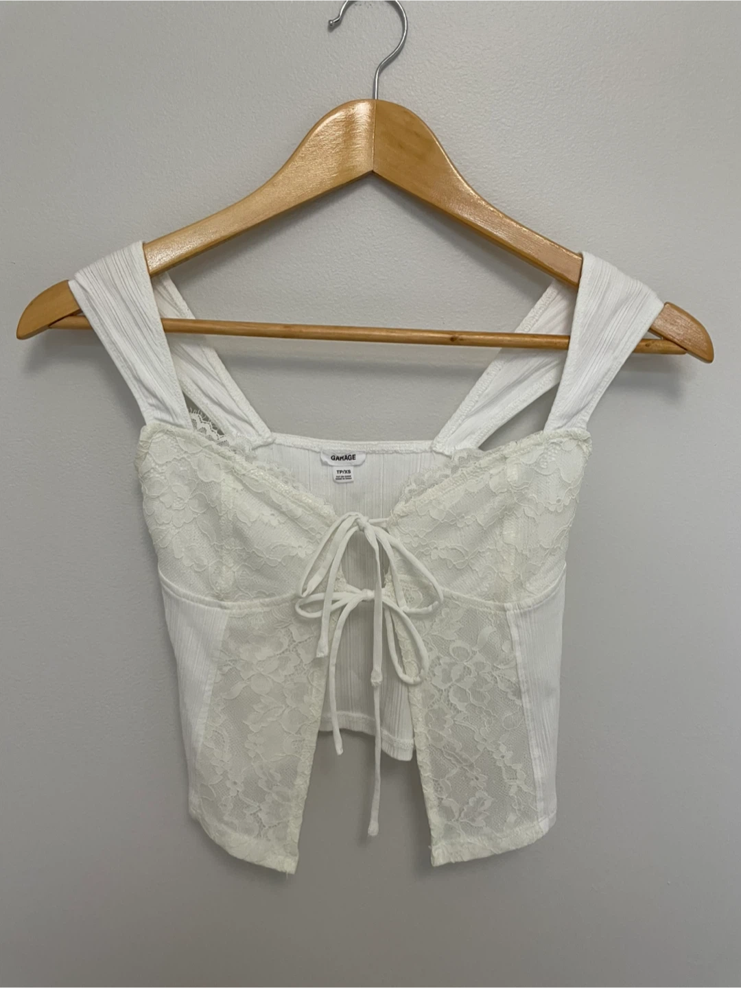 GARAGE | XS White Lace Trim Ribbed Crop Top