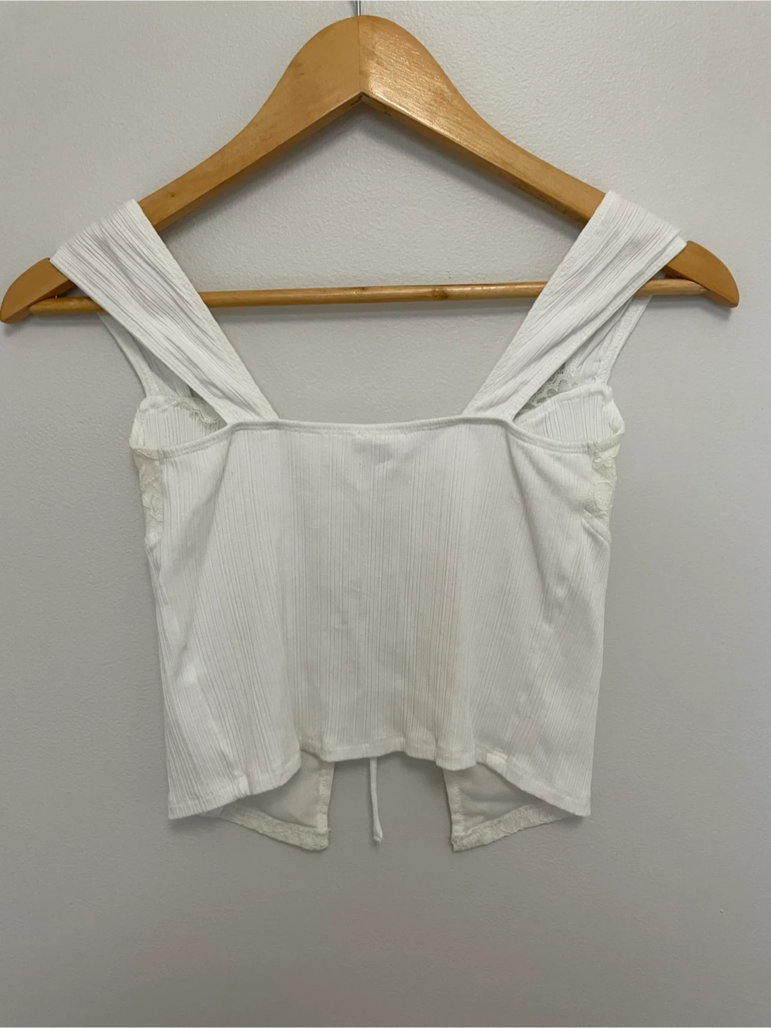 GARAGE | XS White Lace Trim Ribbed Crop Top - photo 2
