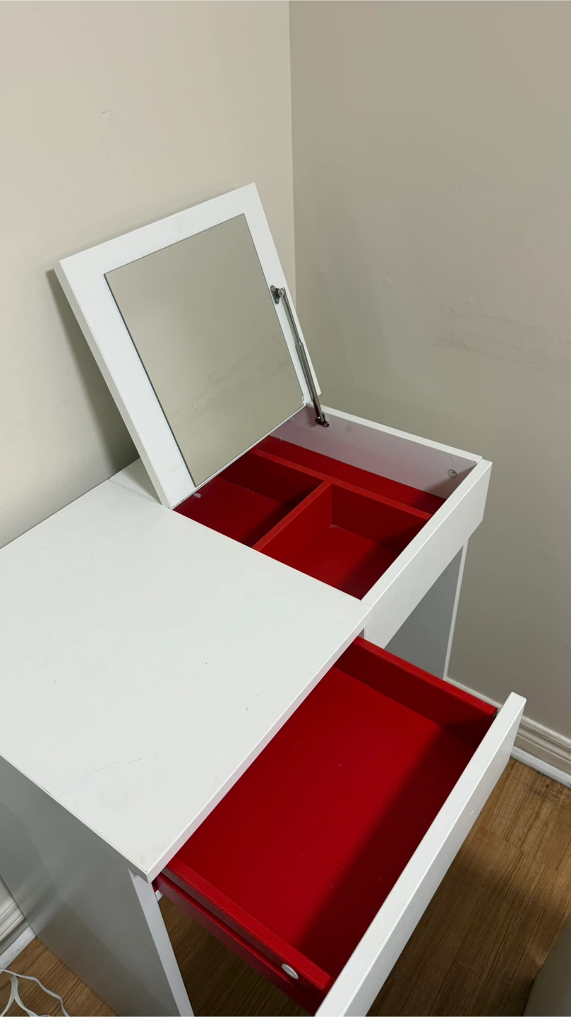 IKEA MALM Dressing Table - photo 3