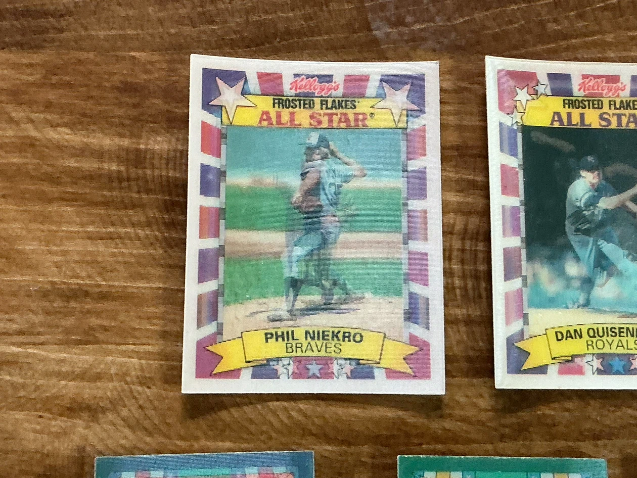 2 Kellogg’s Frosted Flakes & 3 Score Magic Motion Baseball Cards - photo 2