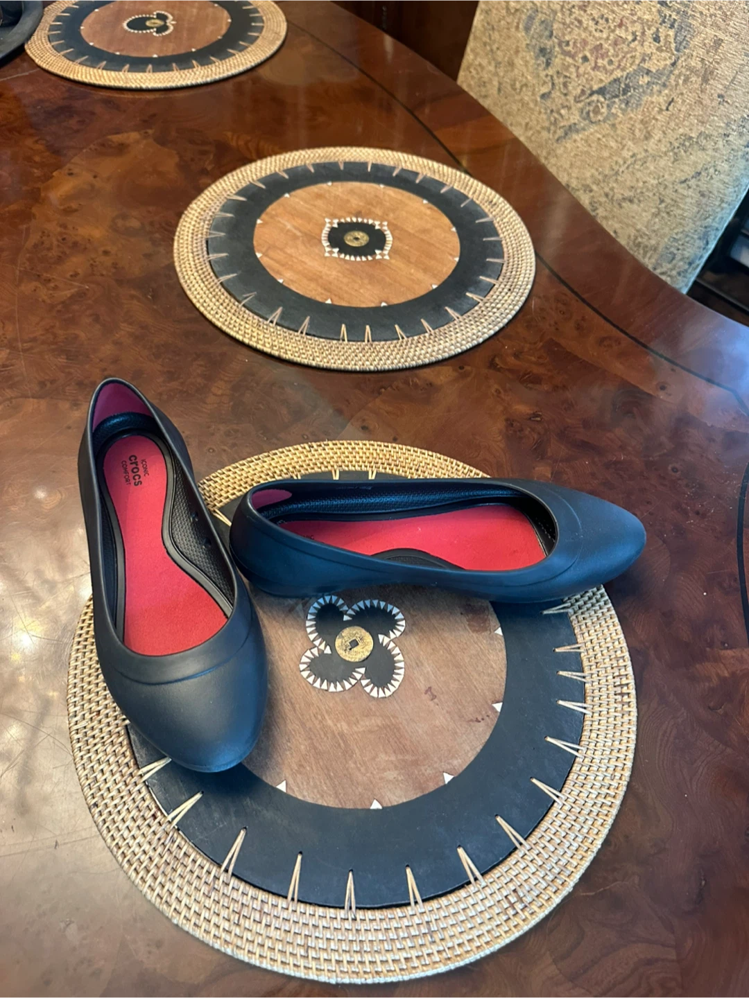 Crocs Black Flats Size W 8 - photo 4