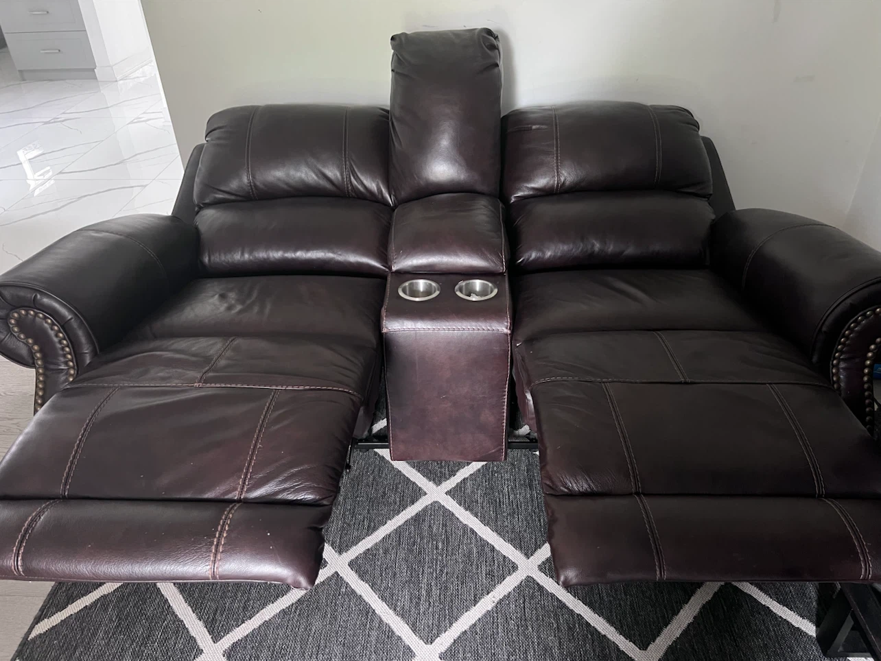 Ashley 3+2 Recliner couch - photo 3