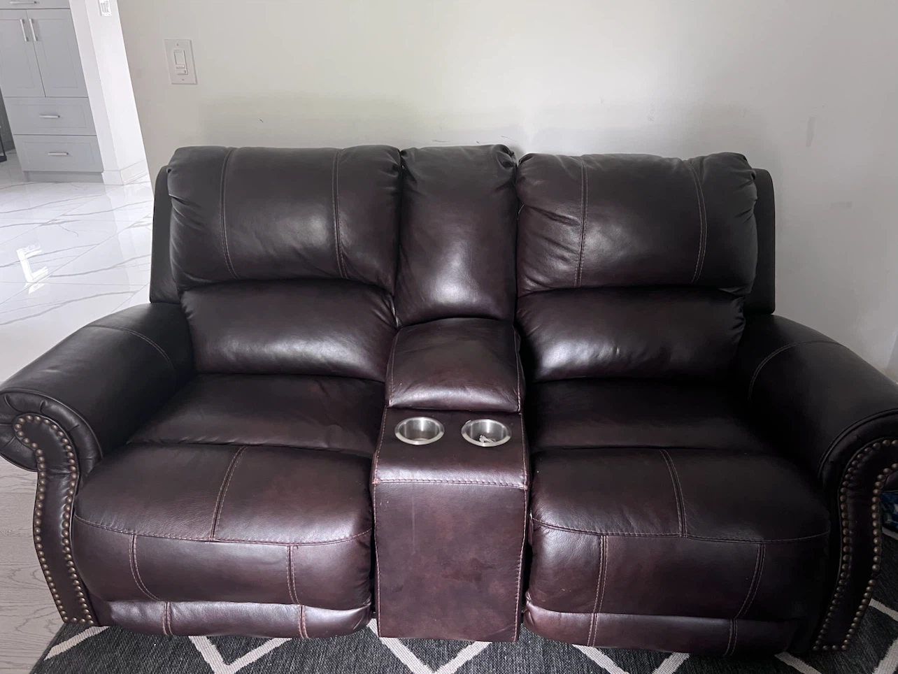 Ashley 3+2 Recliner couch - photo 4