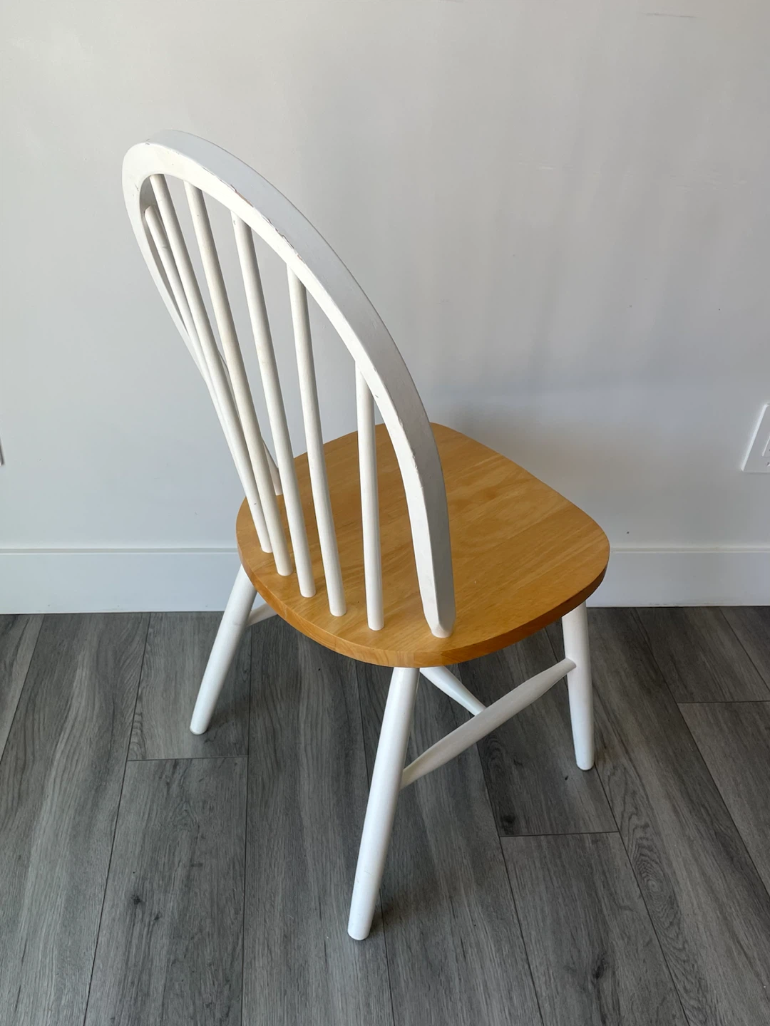 White Wooden Chair - photo 4