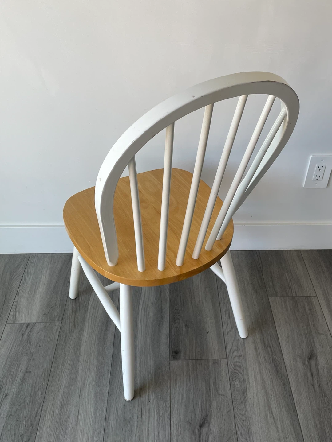 White Wooden Chair - photo 5