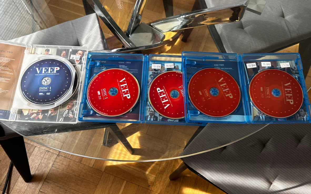 Veep Seasons 2, 3, and 4 - photo 2