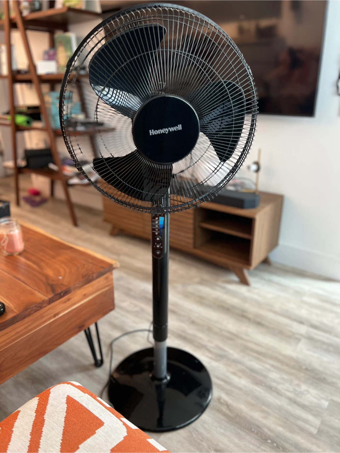 Honeywell QuietSet Oscillating Tower Fan - photo 2