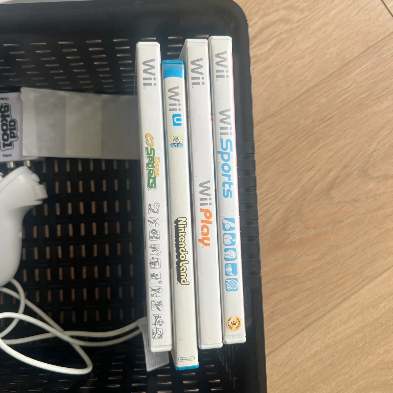 Nintendo Wii Console with Remotes & Games - photo 3