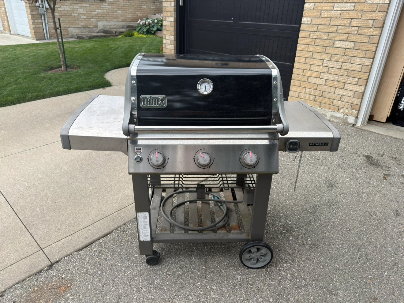 Genesis 2 natural gas barbeque