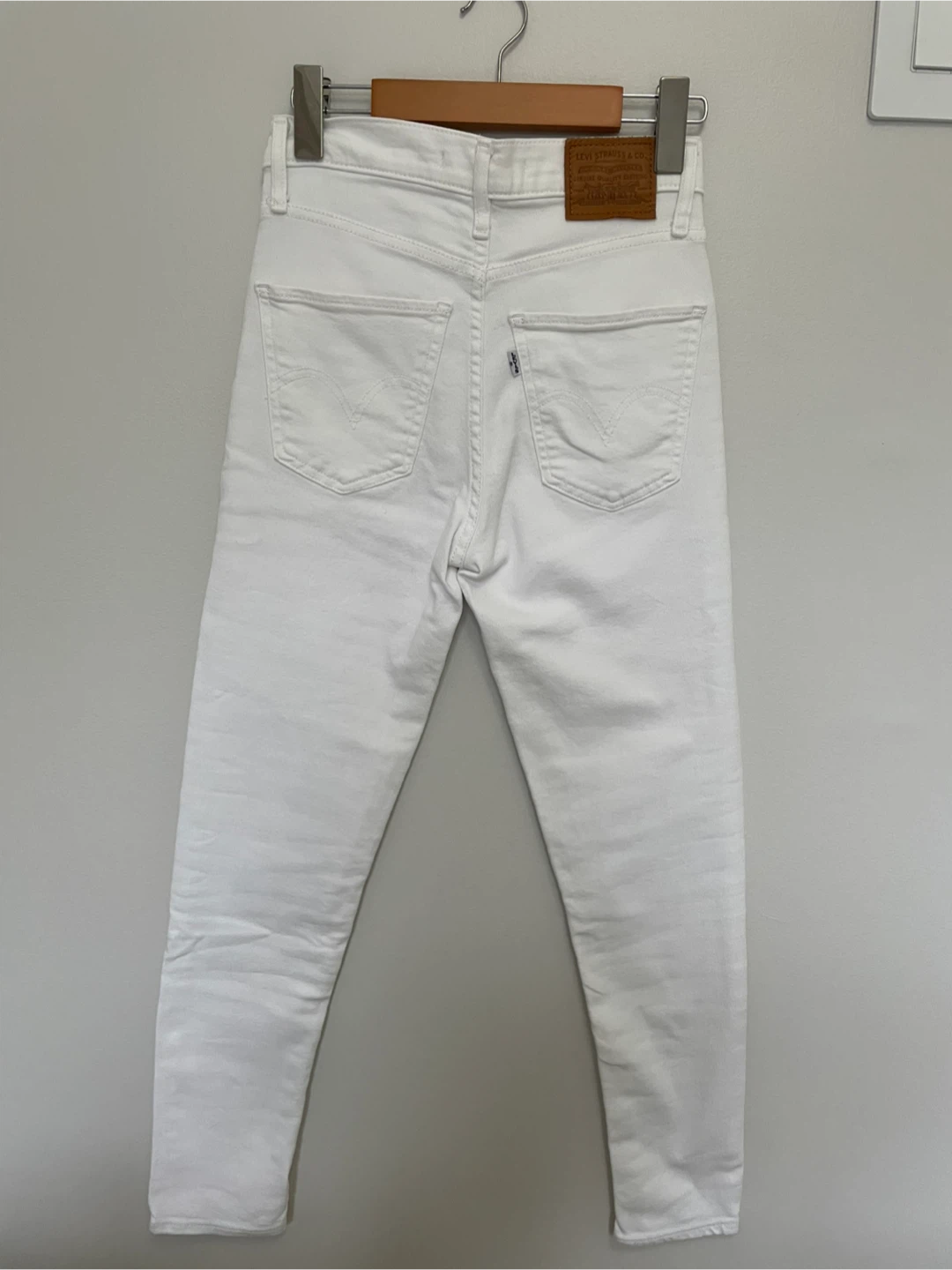 LEVI’S | 25 Mile High Super Skinny Ankle White Jeans - photo 2