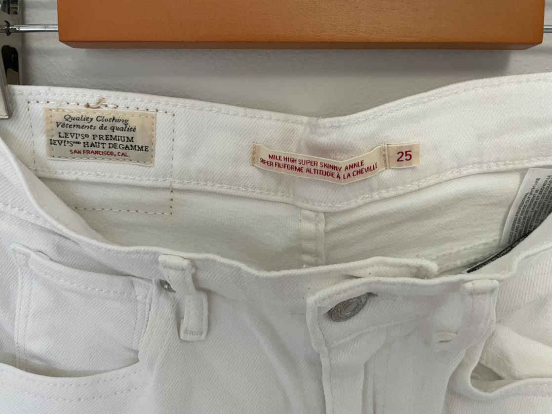 LEVI’S | 25 Mile High Super Skinny Ankle White Jeans - photo 3