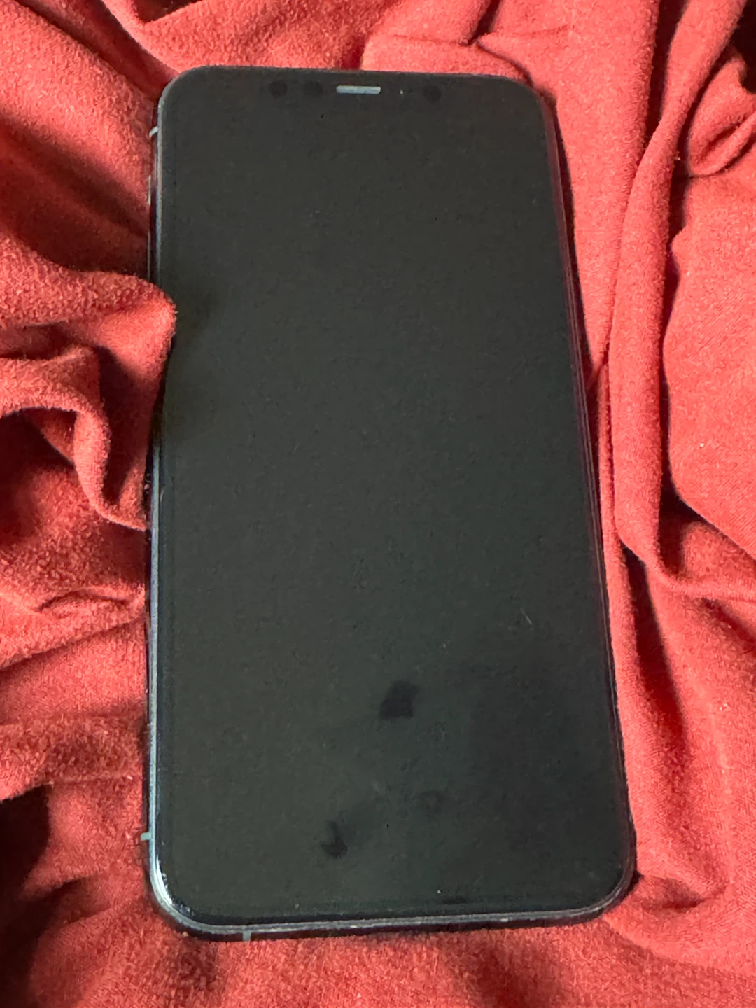 Mint iPhone 11 Pro (case and charger incl) - photo 2